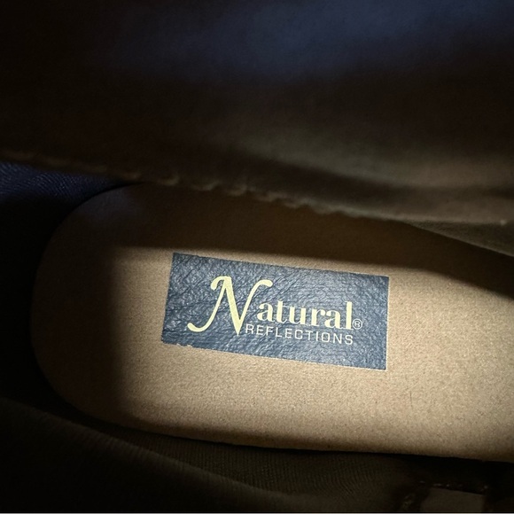 Natural Reflections Tan Boots with Lace Up Back Sz 10 - Picture 9 of 9